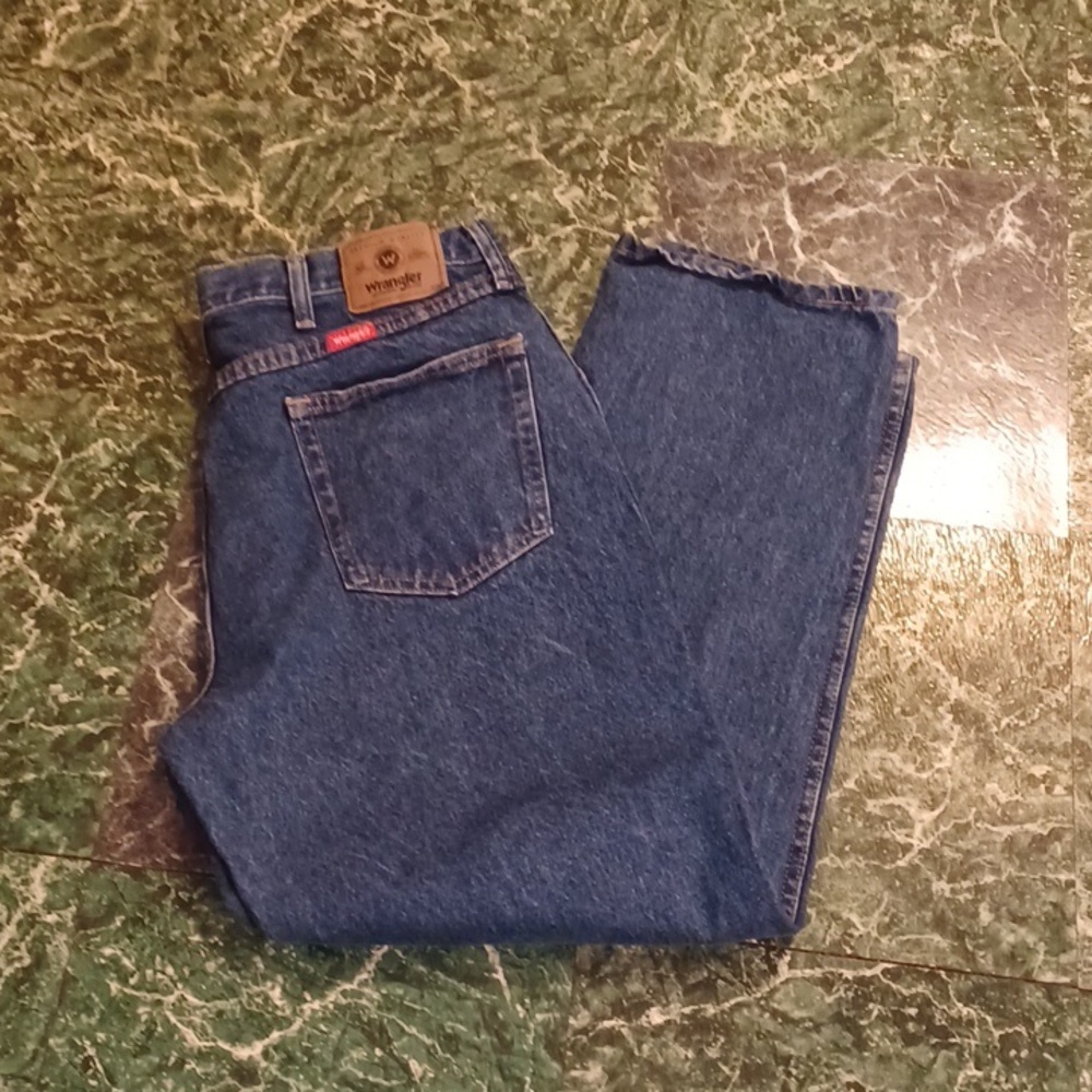 Wrangler jeans size 38x30 regular fit